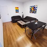 Daze Off Central Apartment, 300M To The Finikoudes Beach