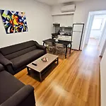 Daze Off Central Apartment, 300M To The Finikoudes Beach