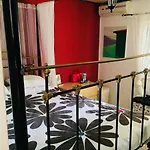 Artist Cottage In Dromolaxia