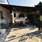 Artist Cottage In Dromolaxia