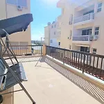 Cozy Beach Apt / 100 Mbit+ Netflix / Near Airport