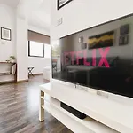 Modern Studio 22