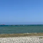 Luxurious Maisonette Near The Beach