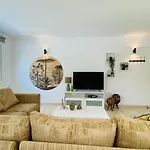 Serena\'S 2-Br Apartment In Larnaca