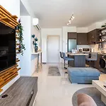 Lemon Tree 1-Br Apt In Livadia