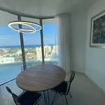 Mckenzie 2 Bedrooms Seaview Residence