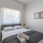 Groovy 1-Bedroom Apartment In Larnaca
