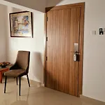 Palm Sea Suite 17