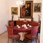 Luxury Apartment, Near Pinikoudes Beach