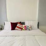 Vivid 1-Br Apt In Larnaca