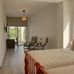 Phaedrus Living Coral Suites Seabreeze