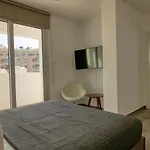 Phaedrus Living Coral Suites Aquatic
