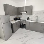 Maestro I Apartment