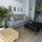 Sunorama Waterfront Apartment