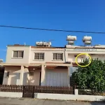 Large Studio Apartment 300M From The Beach
