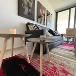 Unforgettable Experience In A Modern Apartment!