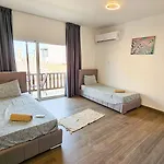 Sky Way City Apartment, 150M From Chabad Lubavitch