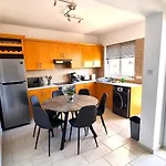 Beach Haven: 7-Minute Walk To The Beach + Pool