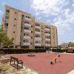 Blu Mackenzie 1 bdr Flat with Pool