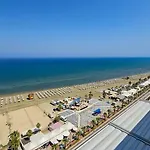 Beachfront Seaview Lux Penthouse