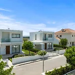 Serenity Waves Villa 22