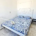 Central Rooms, 500M To Larnaca Marina