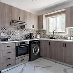 Liric - 3 Bedroom Apt W Balcony In Larnaca