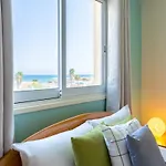 Bayview 2-Br Apartment W Terrace In Larnaca