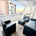 2Br Seaview Apt In Prime Location 1 Min From Sea