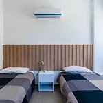 Mackenzie Beach Apartment