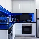 Olympus Stylish 2-Br Apt & Balcony In Larnaca
