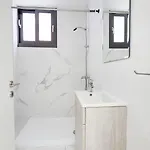 Poolside Lux Apartment