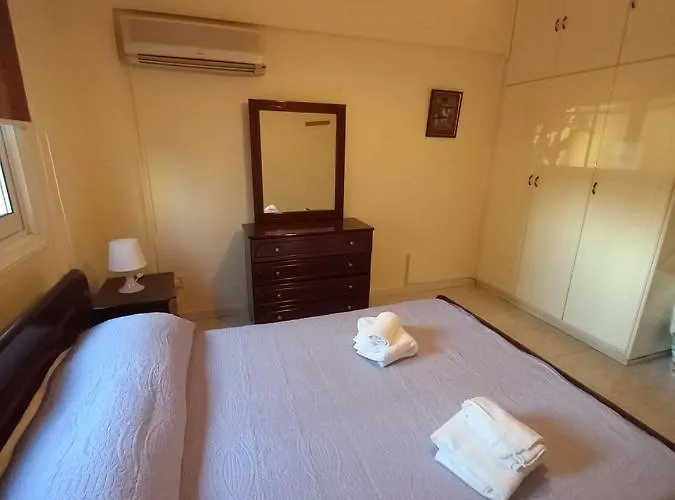 2 Bedroom Apartment Near Finikoudes