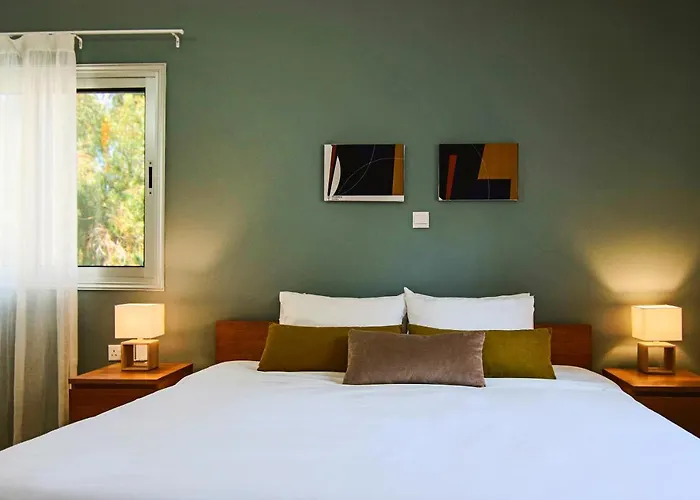 Phaedrus Living - City View Luxury Flat Harbour 03