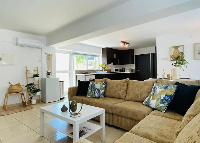 Serena\'S 2-Br Apartment In Larnaca