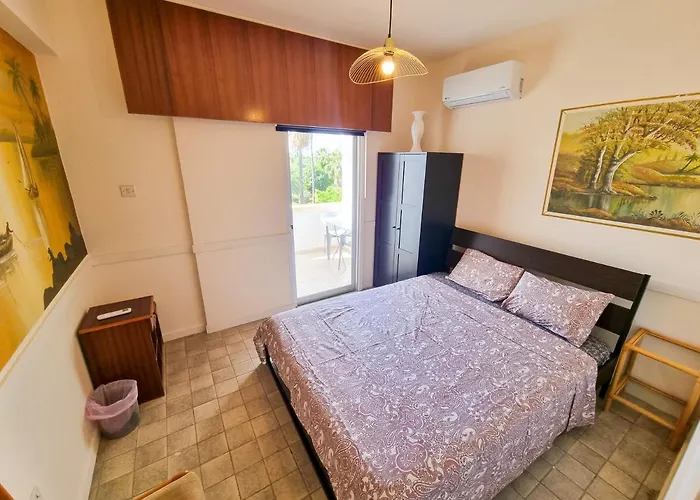 Larnaca Garden Rooms