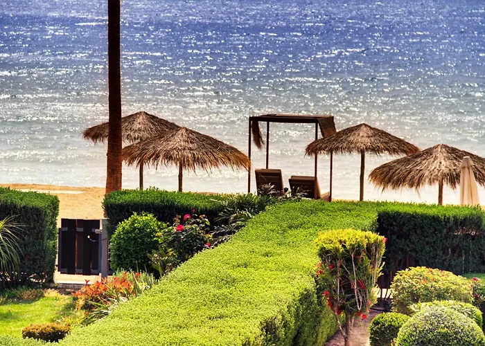 Luxury Beachfront Villa With Private Pool, Yoga & Sea Adventures