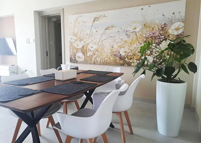 Sea View Floral Suite - 2 Bedroom
