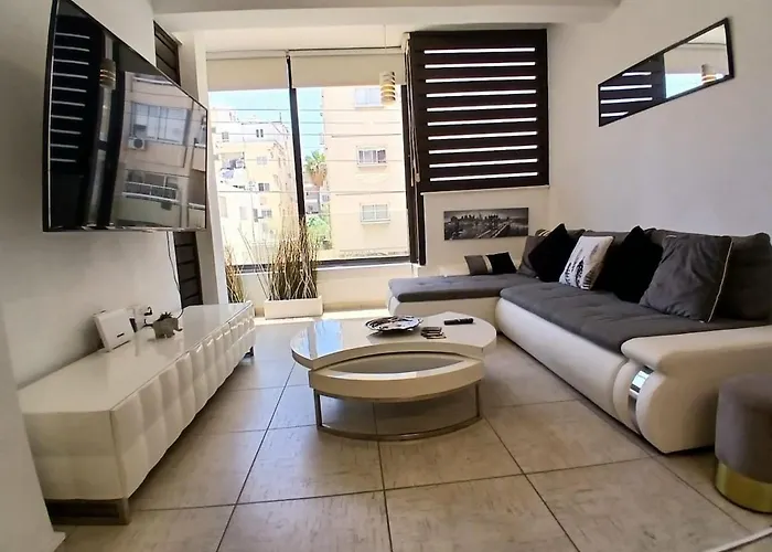 Spacious 2 Bedroom Apartment