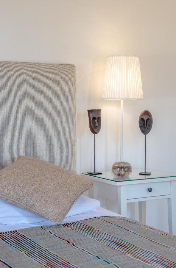 The Carob Tree - Rustic Luxury With Access To Pool And Restaurant Nhà nghỉ Larnaca