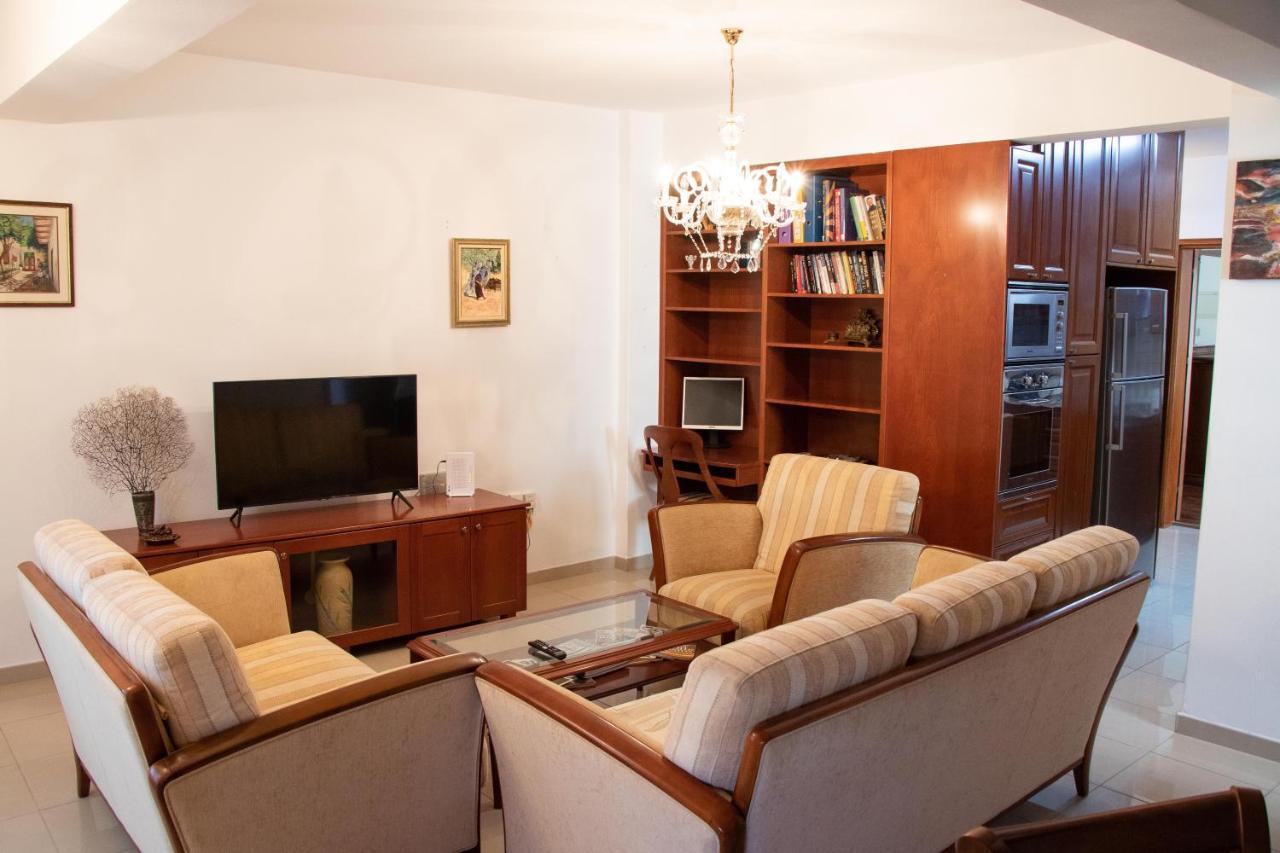 Luxury Apartment, Near Pinikoudes * Larnaca