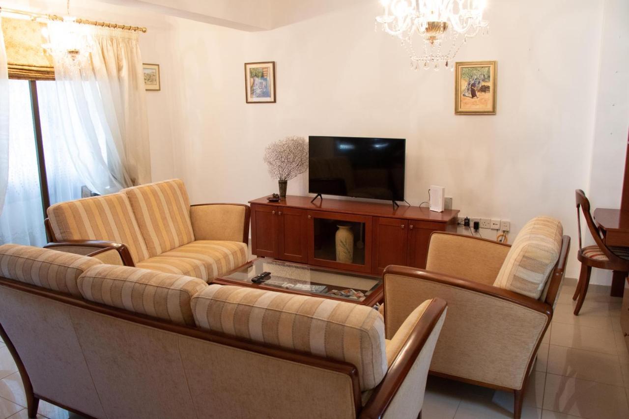 Luxury Apartment, Near Pinikoudes Apartment *
