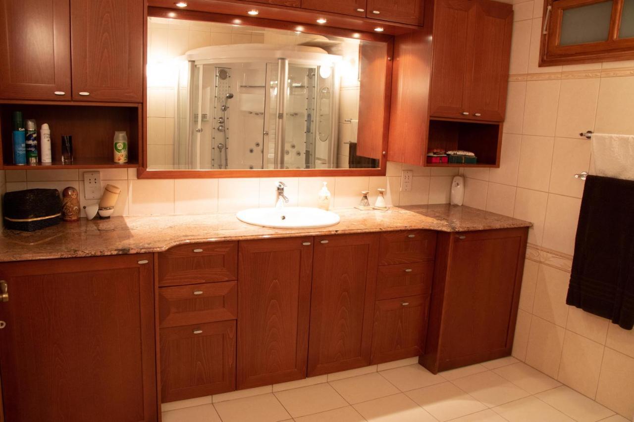 Luxury Apartment, Near Pinikoudes Larnaca