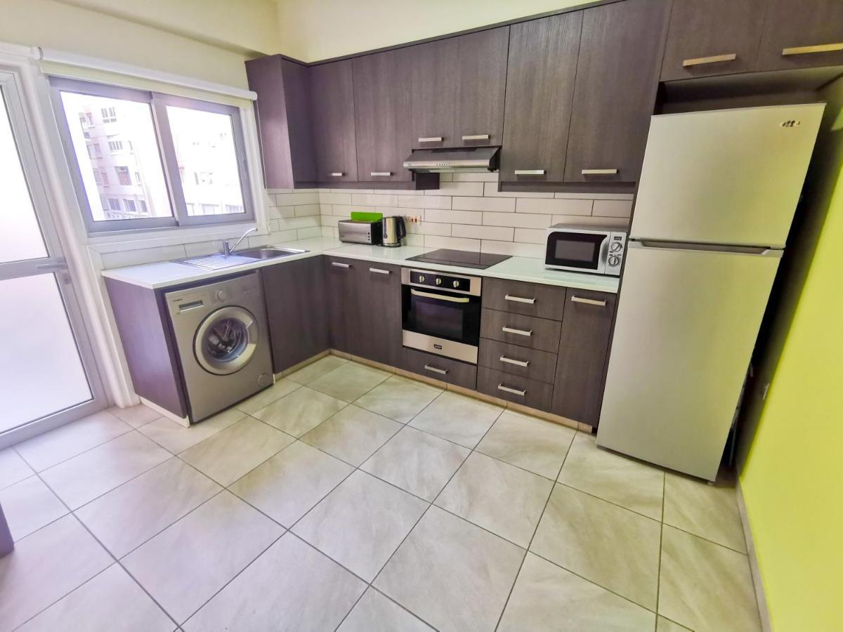 Beach-a-holic Apartment, 2 Min Distance From Marina * Larnaca