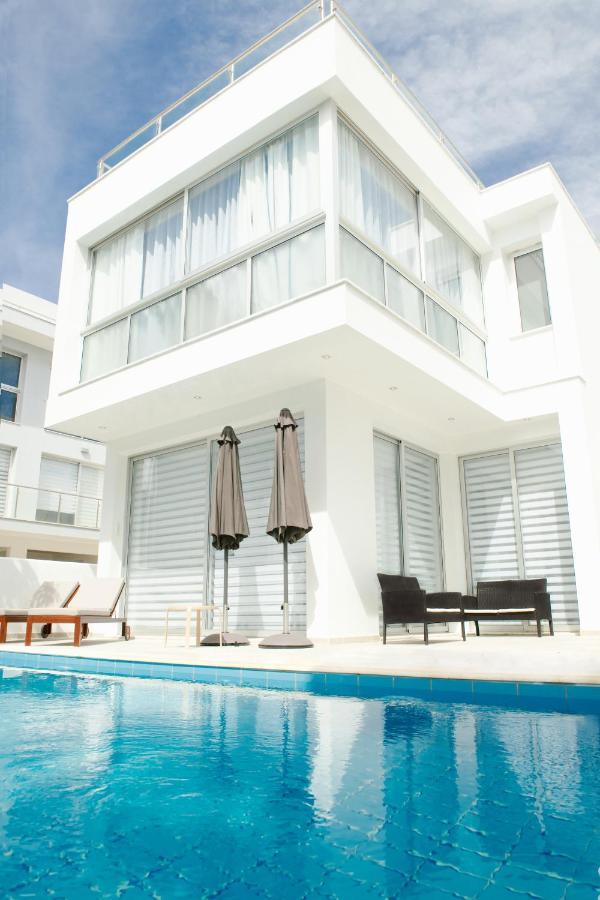 Villa Touch Blue Residences