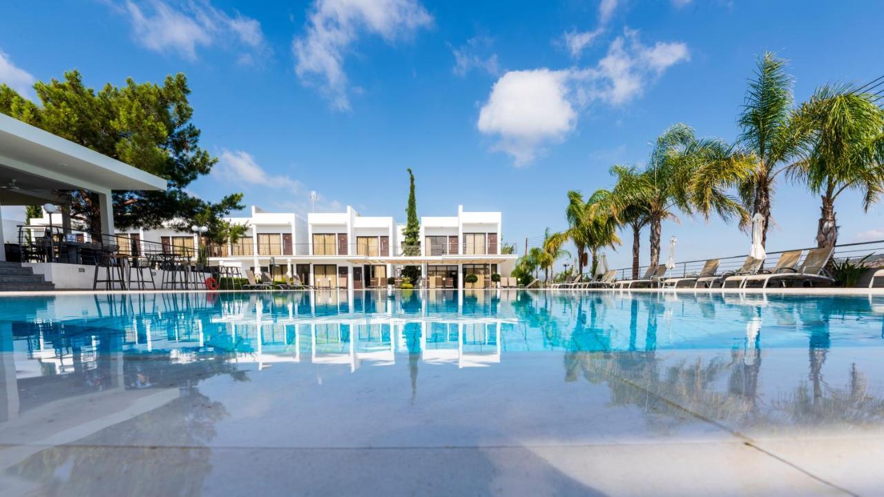 Cosmopolis Multi-venue Aparthotel