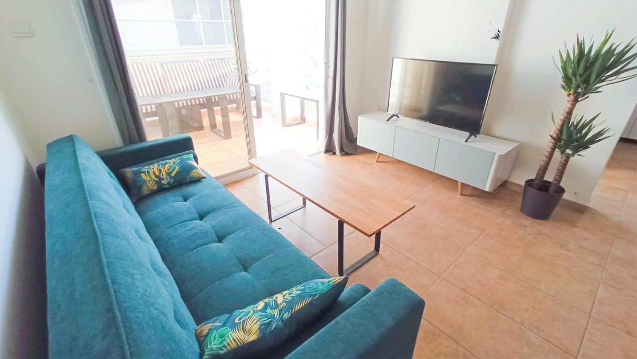 Homestay Luxury Private -sea View, Netflix, Gym- 5 Min From Beach! - Private In Shared Larnaca