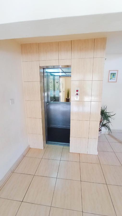 Luxury Private -sea View, Netflix, Gym- 5 Min From Beach! - Private In Shared Homestay *