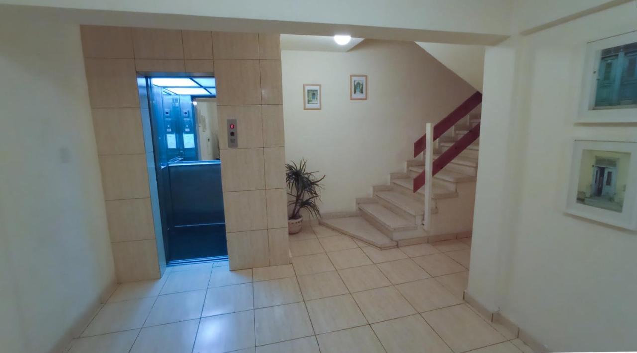 Luxury Private -sea View, Netflix, Gym- 5 Min From Beach! - Private In Shared Larnaca