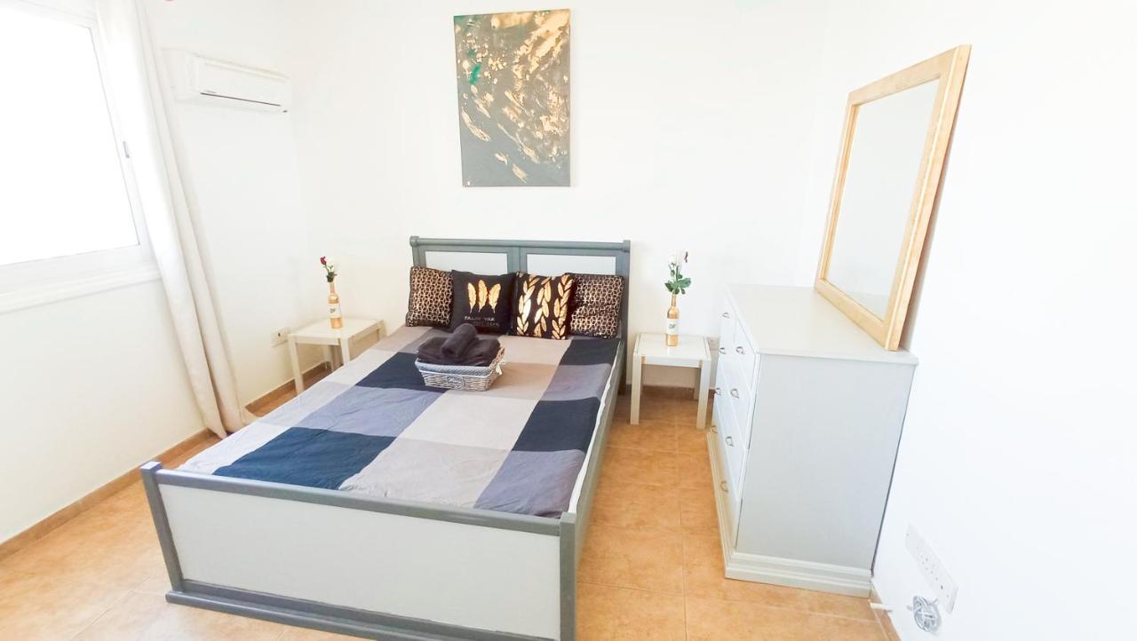 Luxury Private -sea View, Netflix, Gym- 5 Min From Beach! - Private In Shared Larnaca